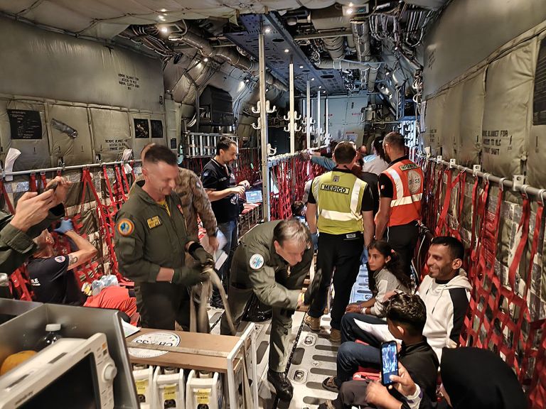 Da Gaza all’Italia con la missione coordinata dalla Cross di Pistoia: trasferiti 14 bambini
