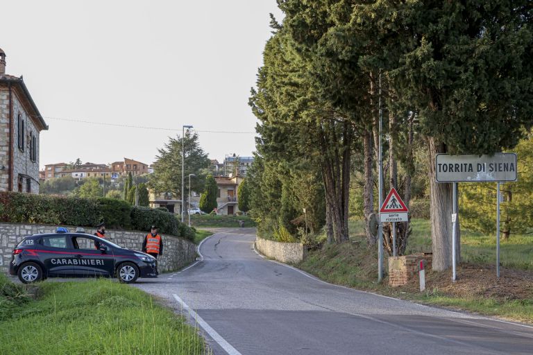 Accoltellò e rapinò un dipendente di un negozio di kebab: arrestato per tentato omicidio