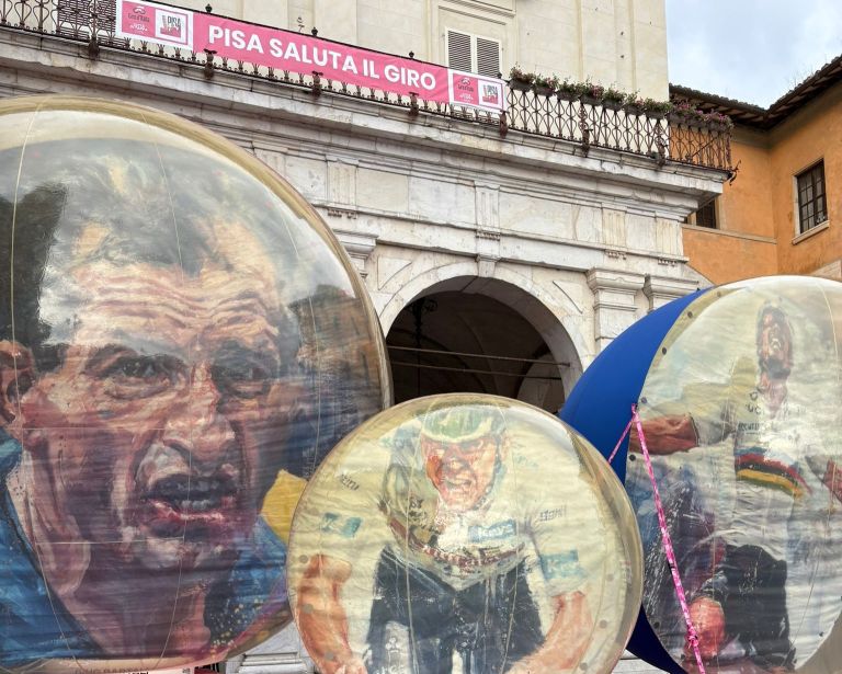 Giro, oggi la crono Lucca-Pisa con Roglic a inseguire Ayuso e Del Toro