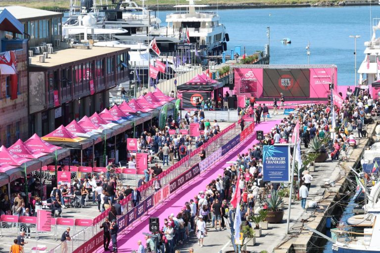 Il Giro si appresta a lasciare la Toscana: oggi partenza da Viareggio