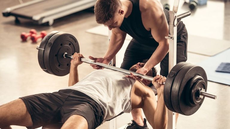 In Toscana 420 casi di truffa o danni di falsi personal trainer in un anno: la denuncia di Federconsumatori