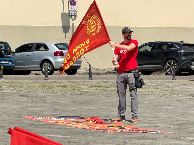 In migliaia a Firenze per lo sciopero nazionale dei metalmeccanici