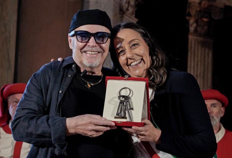 Le chiavi di Firenze a Vasco Rossi e Funaro rivela di essere una fan