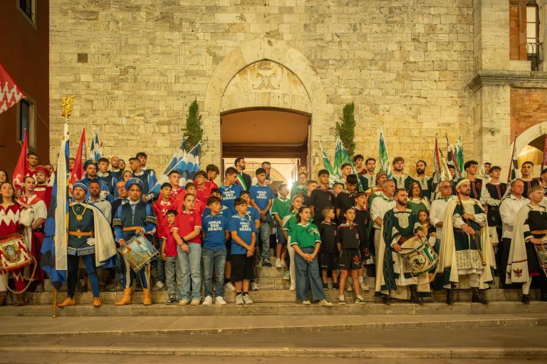 Festa del Barbarossa a San Quirico d’Orcia: ufficiali i nomi dei gareggianti delle sfide della 63esima edizione