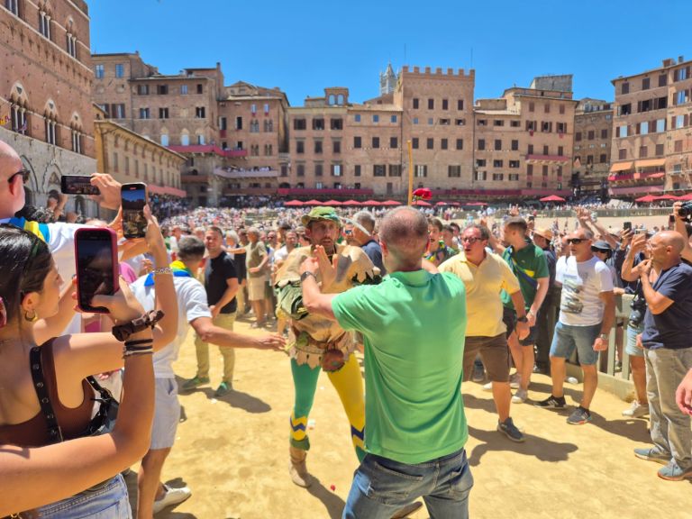 Palio 2 luglio, l’ordine ai canapi per le prove