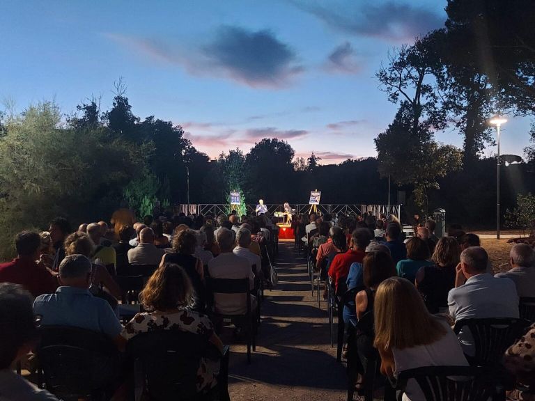 Marenia, il litorale pisano torna ad animarsi per le sere d’estate con incontri d’autore, concerti, spettacoli e talent show