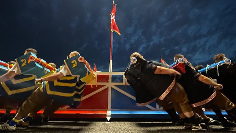 Gioco del Ponte, torna la battaglia che anima Pisa. Sul Ponte di Mezzo le sfide tra le Parti di Tramontana e Mezzogiorno