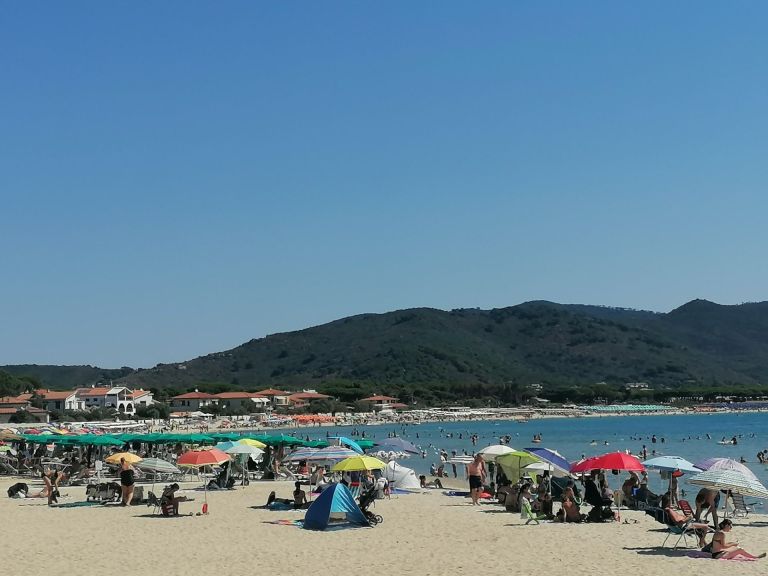 Ordinanza contro i grandi accampamenti sulle spiagge di Campo dell’Elba