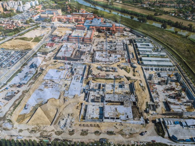 Ospedale Pisa, “15 milioni per completare i lavori”. Sospesa vendita dell’ex Santa Chiara