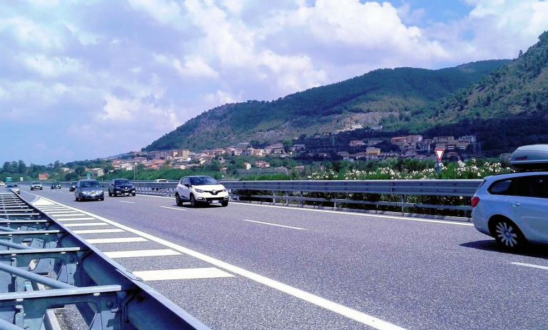 L’estate entra nel vivo. Primo esodo da bollino nero sulle strade. In 13 milioni in viaggio