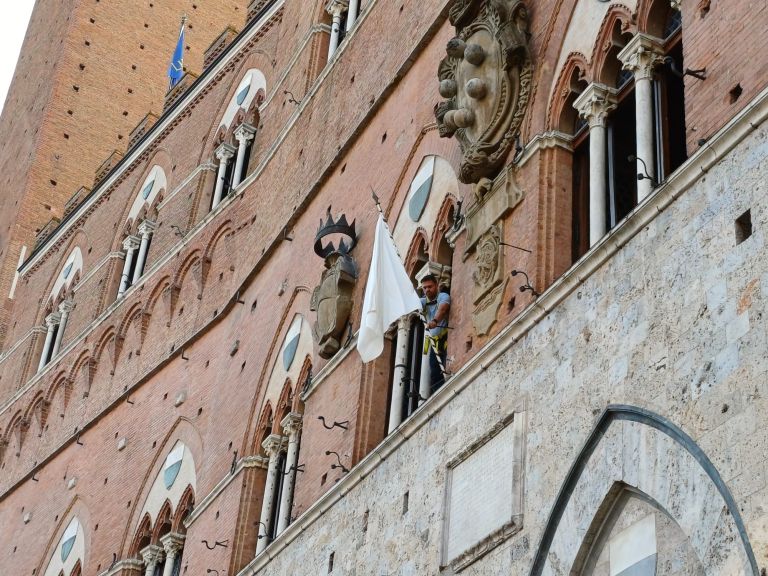Palio 16 agosto, quarta prova posticipata alle ore 10