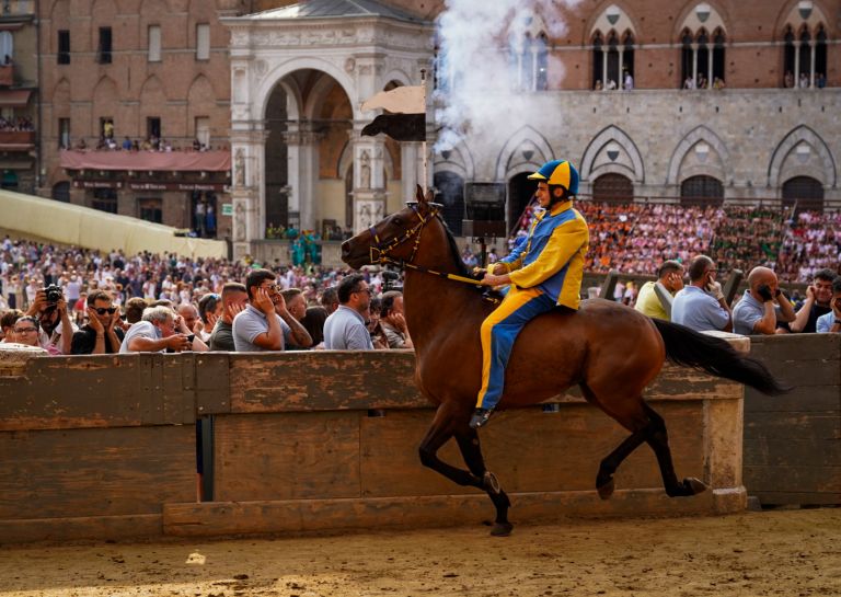 Palio 16 agosto, la Tartuca vince la seconda prova