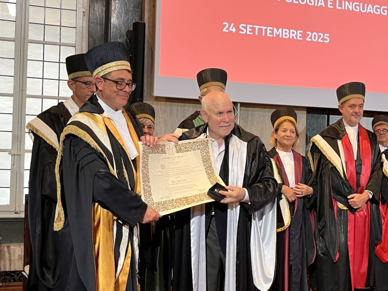 A Steve McCurry la laurea ad honorem in antropologia dell’Università di Siena