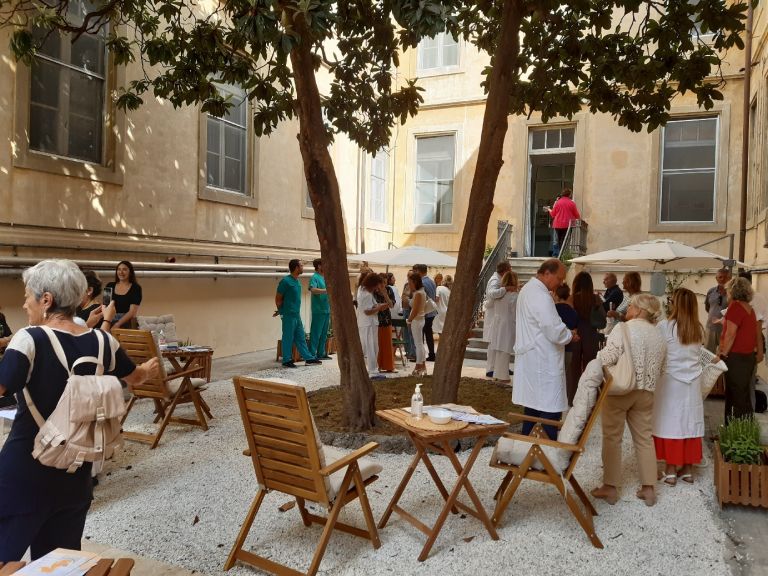 Il Giardino dei Nespoli, il nuovo spazio terapeutico del Santa Chiara per le donne con tumore al seno
