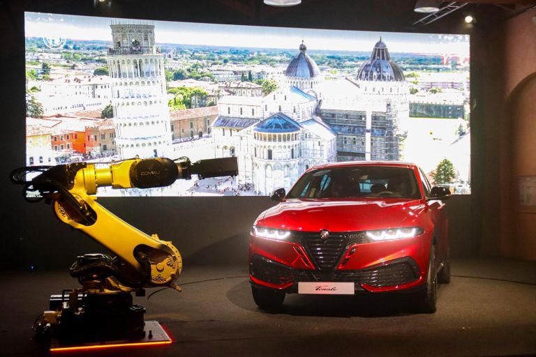 Alfa Romeo sceglie Pisa per presentare Tonale, il suo nuovo city Suv
