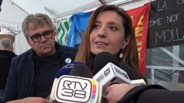 Beko, la grande fuga. In 120 lasciano l’azienda. Il 28 novembre stop alla produzione