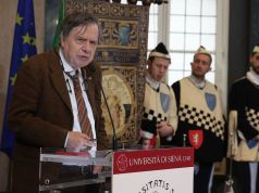 Monito del Nobel Parisi sull’intelligenza artificiale: “Serve un centro europeo per regolarla”. Poi la lectio magistralis all’Università di Siena