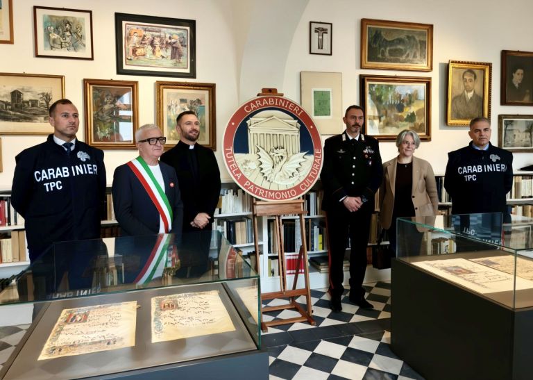 Colle Val D’Elsa, Carabinieri recuperano 30 pagine miniate rubate dal Museo di Arte Sacra