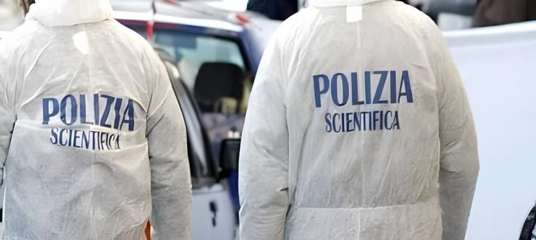 Firenze, moglie e marito trovati morti in casa: ipotesi omicidio-suicidio