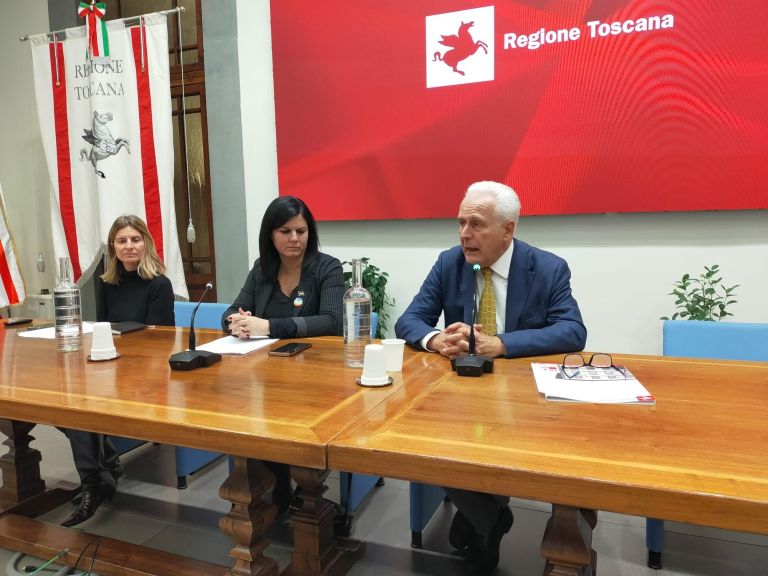 Regione sospende gli accorpamenti scolastici: appello di Giani a Mattarella