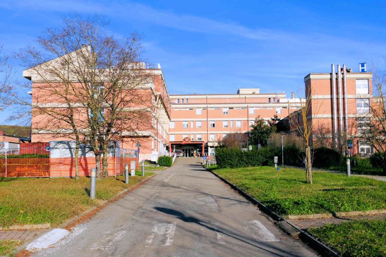 Gioco di squadra per intervento complesso: paziente operato senza necessità di trasferimento