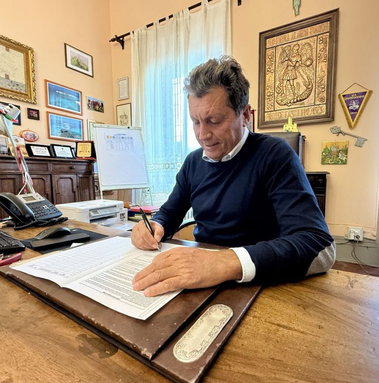 Troppi morti a Castiglion Fiorentino, la denuncia del sindaco: “Nemmeno ai tempi del Covid”