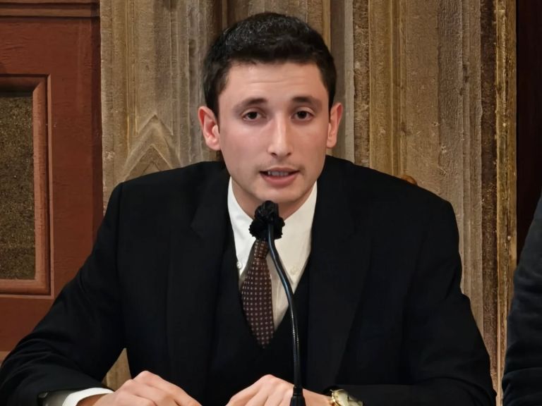 Il Psi negli anni della Repubblica. Bernardo Meoni a Montepulciano con il suo saggio sulla storia del Partito Socialista Italiano