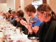 L’ascolto della musica rende più gradevole il vino all’assaggio: lo studio dell’Università di Pisa degustazione vino