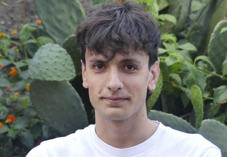 Definisce l’antifascismo “mafia”, consigliere comunale di FdI nella bufera: il Pd chiede le dimissioni