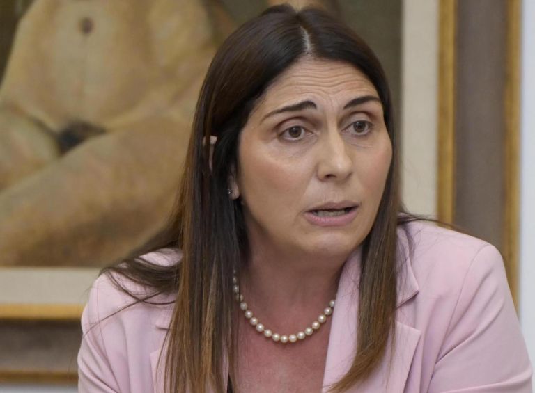 Consigliere di FdI nella bufera: “I palestinesi storpi, meglio il gemellaggio l’Austria ricca”