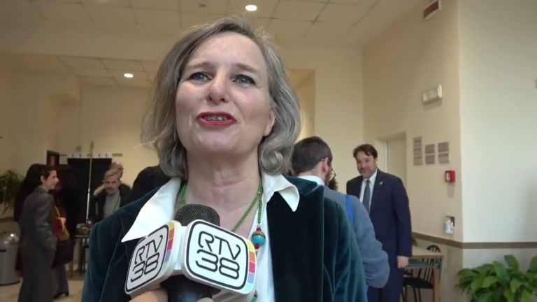 «Confini come muri, linguaggio come arma»: Montanari e Di Nicola Travaglini aprono l’anno accademico a Siena