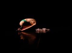 Kamikaze, il gioco interattivo per riflettere sulla società dell’intrattenimento sul palco del Teatro Cantiere Florida