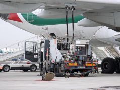 Aerei, cresce allarme carburante negli aeroporti. A Pisa primi problemi di rifornimento