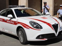 Truffa, si finge agente di Polizia municipale. Ma la signora non ci casca