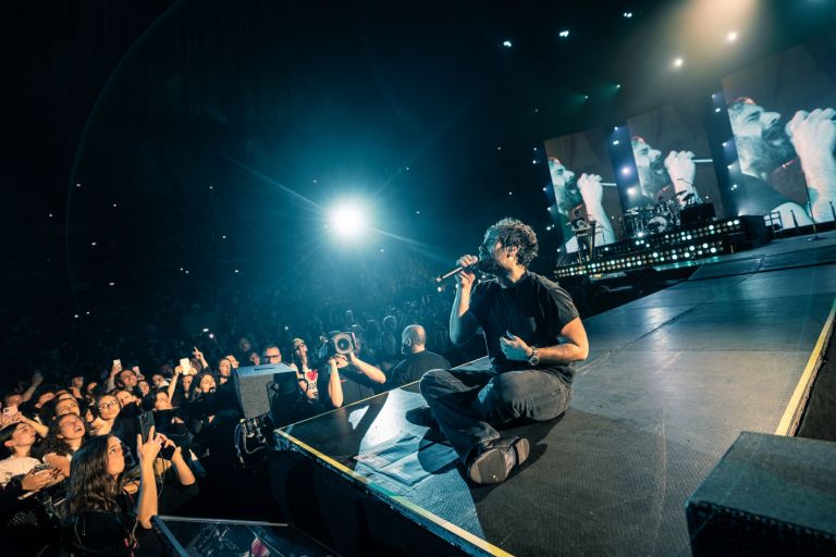 Tommaso Paradiso in concerto al Mandela Forum di Firenze