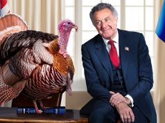 La commedia della elezione di un presidente Usa. In scena “November di Manet