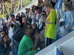 Fa proposta di matrimonio alla stadio. Il portiere Carpita chiede alla fidanzata di sposarlo