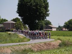 Il Giro d’Italia arriva in Toscana: grande attesa per la cronometro tra Viareggio e Marina di Massa