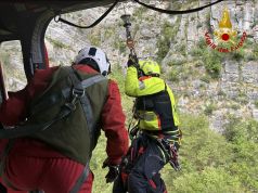 Tre alpinisti bloccati sulle Apuane: soccorso in corso