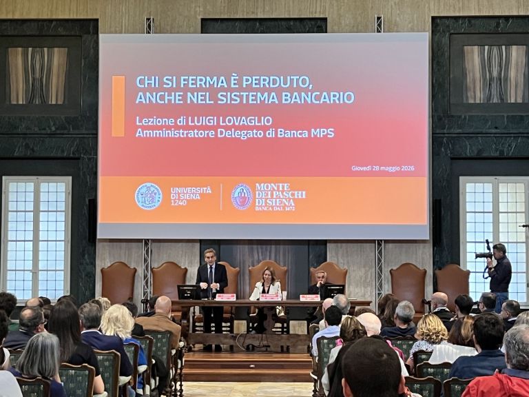 Lovaglio agli studenti di Siena: Costruite il futuro senza compromessi. Mps è tornata forte grazie alla fiducia