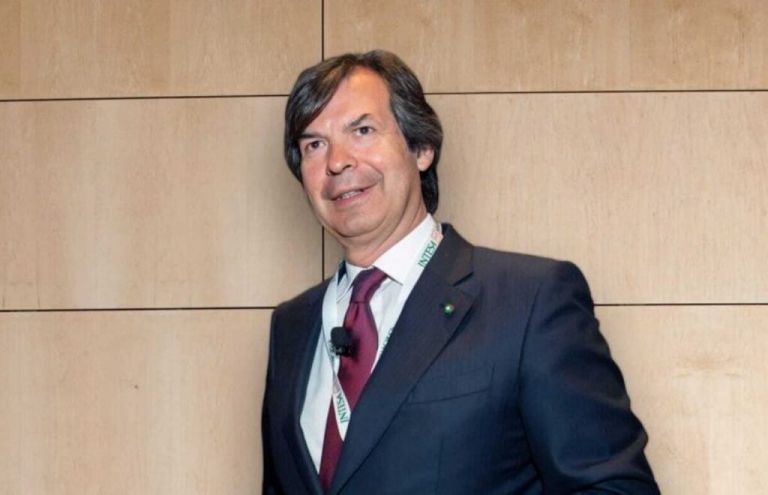Intesa riunisce il cda per l’assalto a Mps: nell’offerta gli sportelli a Bper e il traguardo Generali