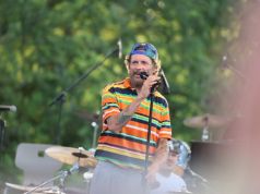 Rondine in festa, Jovanotti sul palco e il siparietto con il vescovo