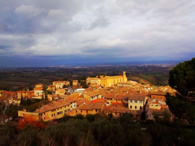 Folgóre da San Gimignano, poeta del buon vivere. Ultimo appuntamento con la rassegna “Soste d’autore”