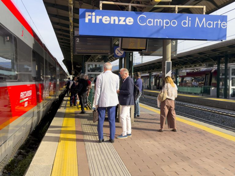 Treni, cantiere taglia Italia in due. Rfi: “lavori nei tempi”
