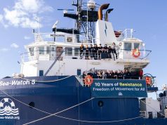 Sbarcati 50 migranti a Marina di Carrara: è il 23° di una nave Ong in tre anni