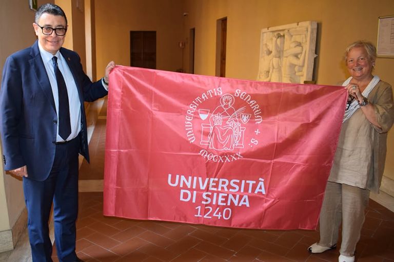 Bandiera di Ateneo, polemiche e qualche suggerimento. L’esperto: “Maggiore attenzione a storia araldica cittadina”