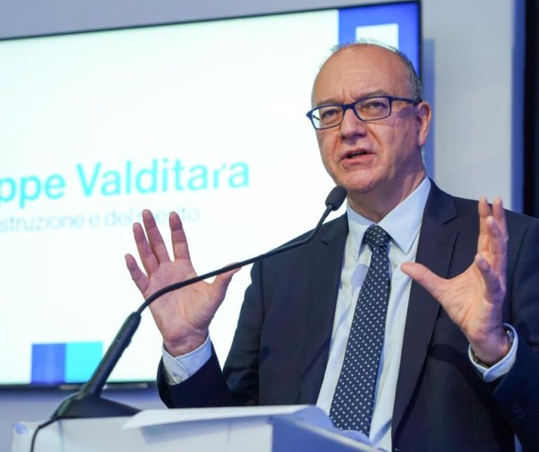 Valditara evoca il decreto Caivano contro gli abbandoni scolastici a Prato