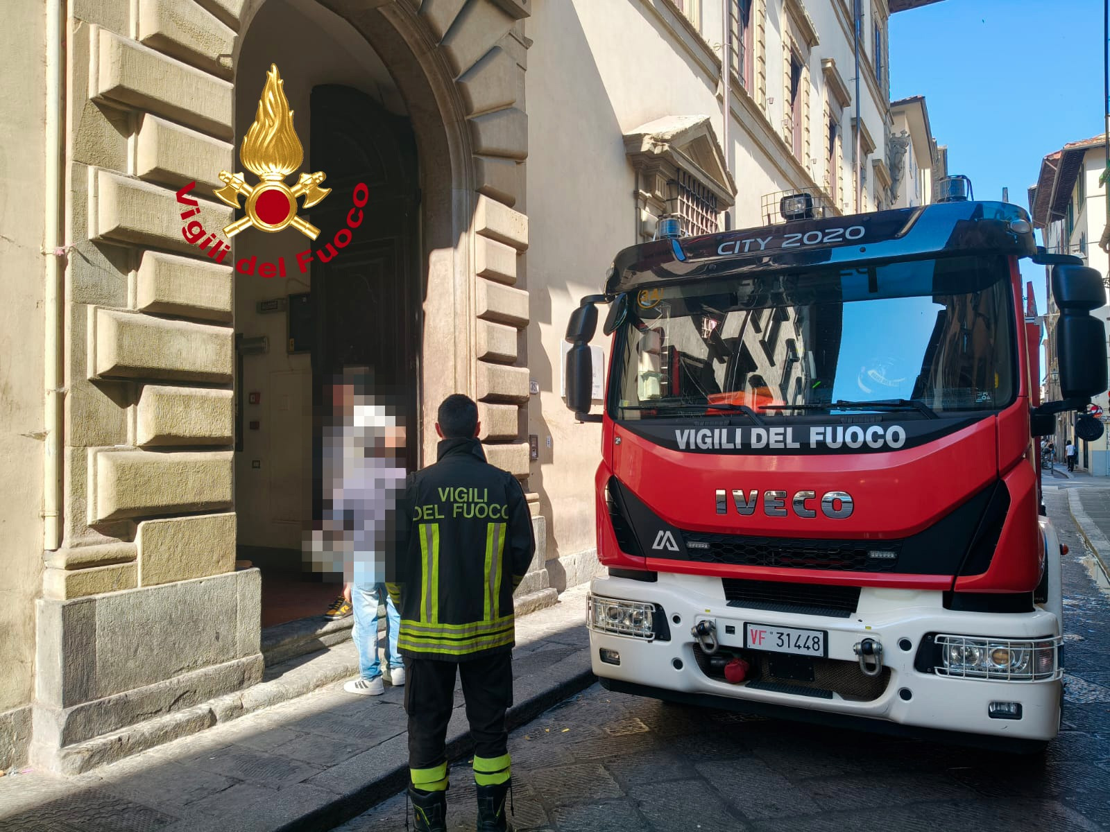 Vigili del fuoco scuola Pompieri in azione al liceo Machiavelli