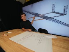 L’aeroplano di carta più grande del mondo è di Pisa: gli studenti dell’Unipi conquistano il Guinness World Record