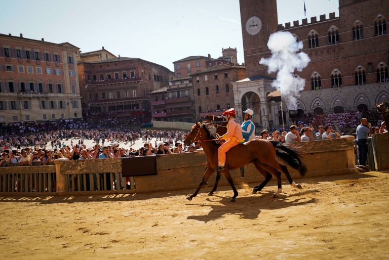 Palio 2 luglio, il Valdimontone vince la quarta prova